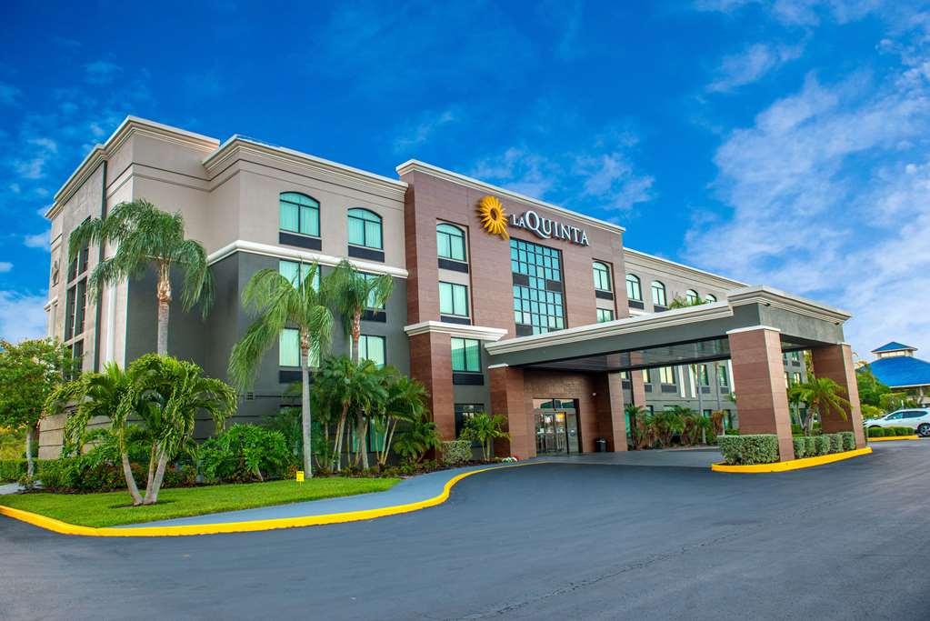 Hotel La Quinta By Wyndham Clearwater South Exterior foto